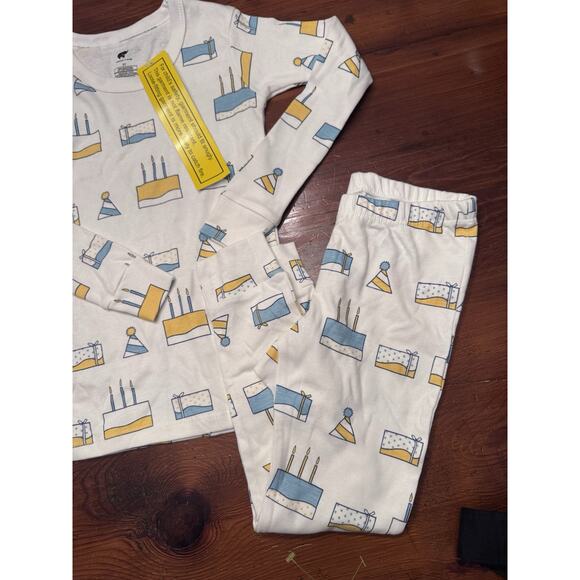Monica + Andy 2Pc Pajama Set Birthday Theme Unisex Size 5T NWT - Picture 8 of 10